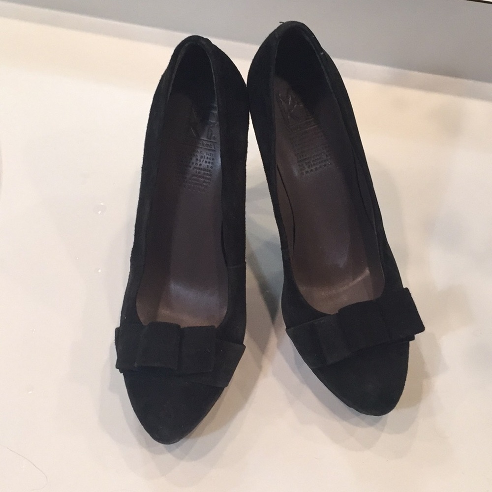 Shoes - Picture 2 of 2